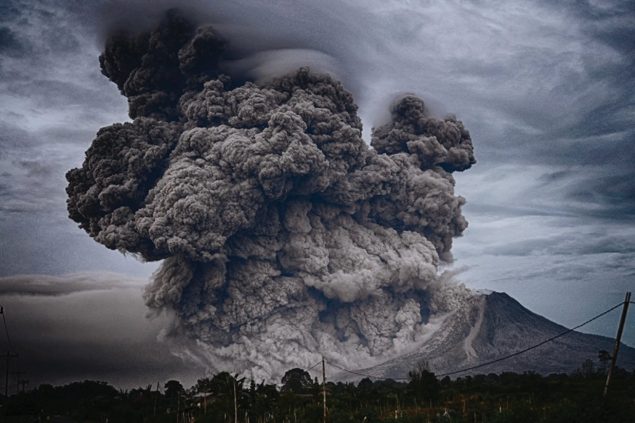 火山活動が気候変動に及ぼす影響｜メカニズムをわかりやすく解説|火山活動は気候変動にどのような影響を及ぼすの？