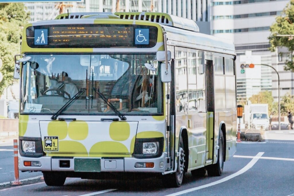 バスの環境対策とは？乗り合いでCO2排出量が削減できる？